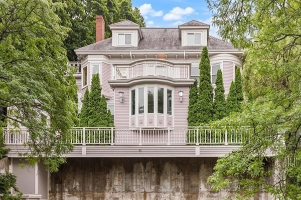 91 University Rd. - Brookline