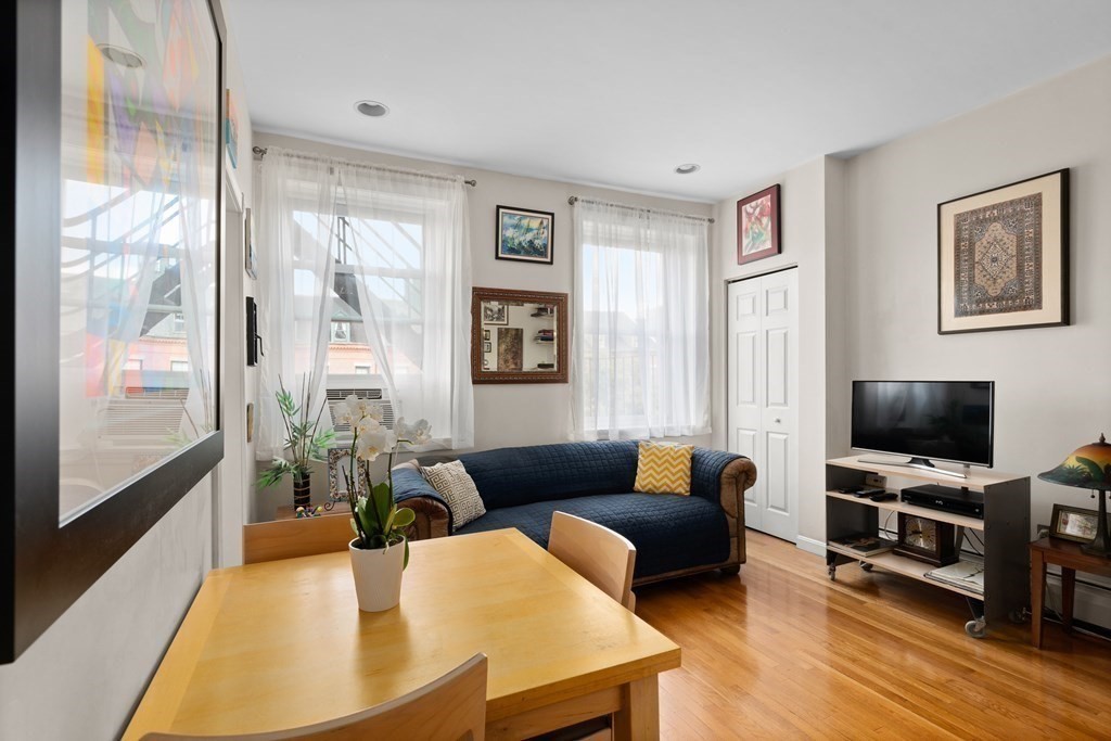605 Massachusetts - South End