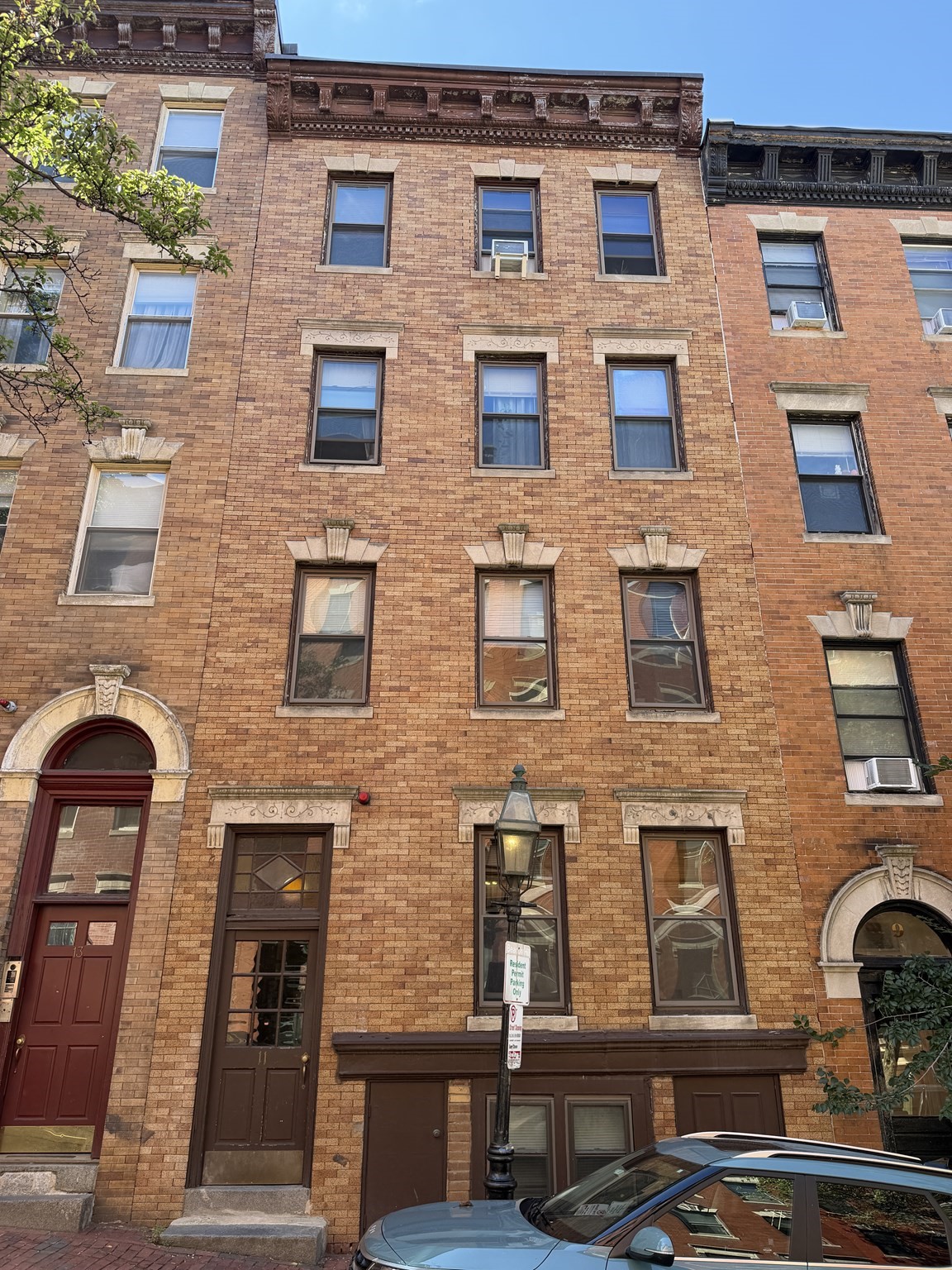 11 Grove St. - Beacon Hill
