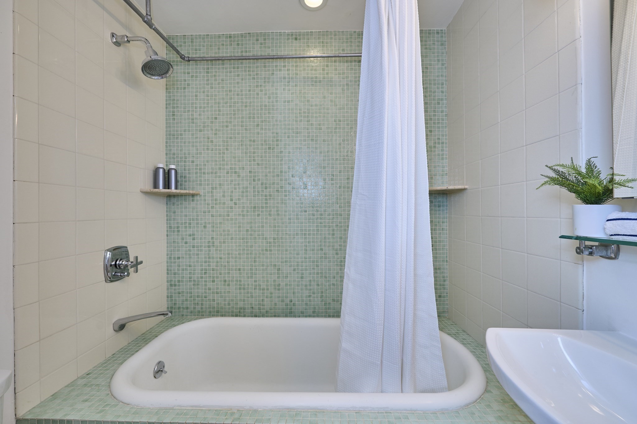 35 Saratoga St. - East Boston