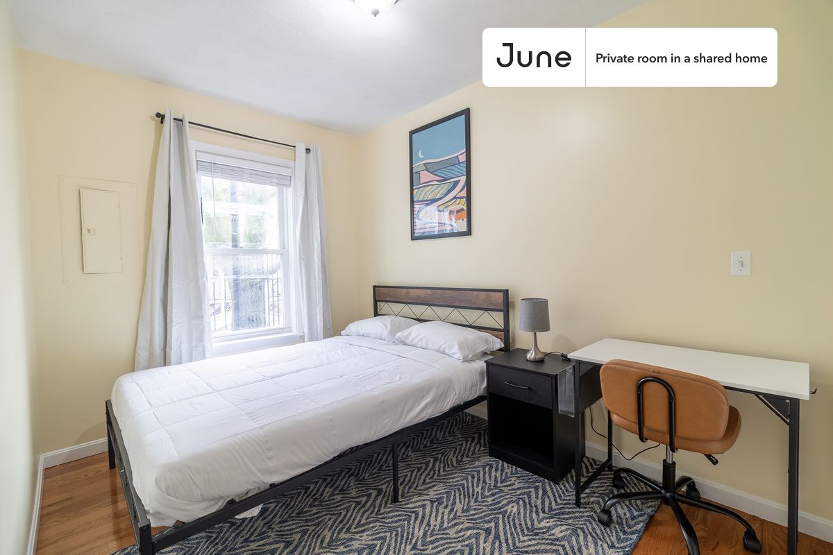 277 Paris - East Boston