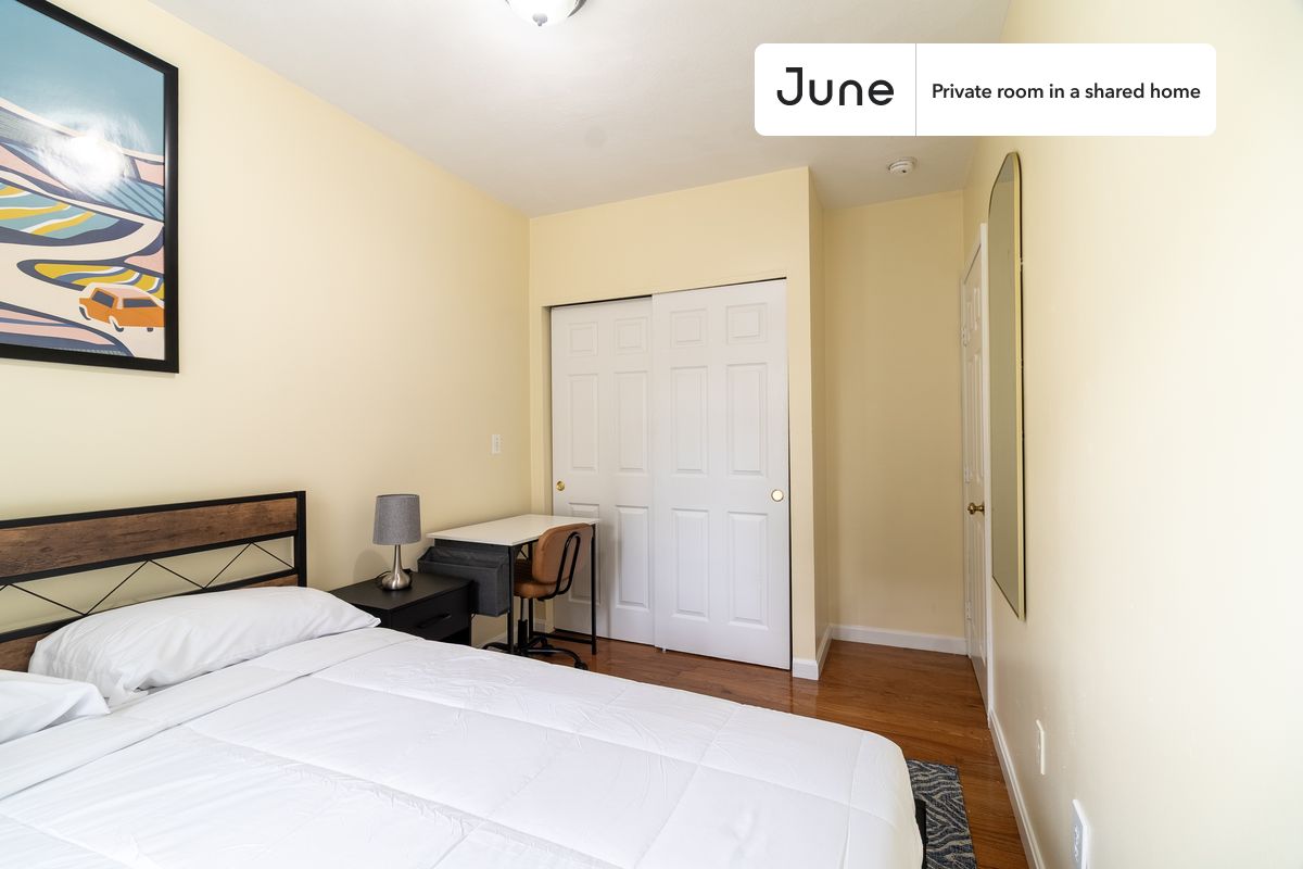 277 Paris - East Boston