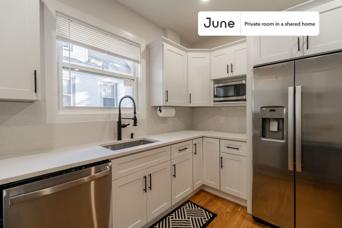 8 Walnut Park - Roxbury