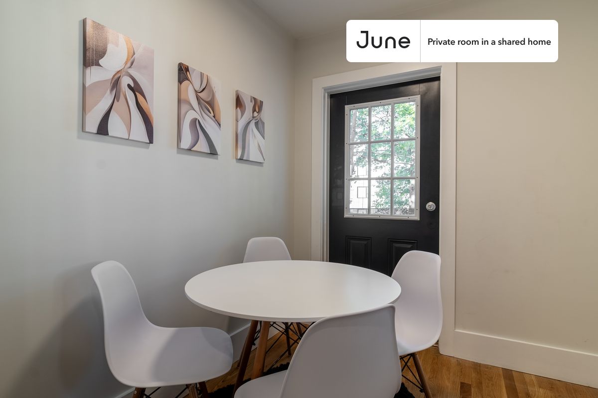 8 Walnut Park - Roxbury