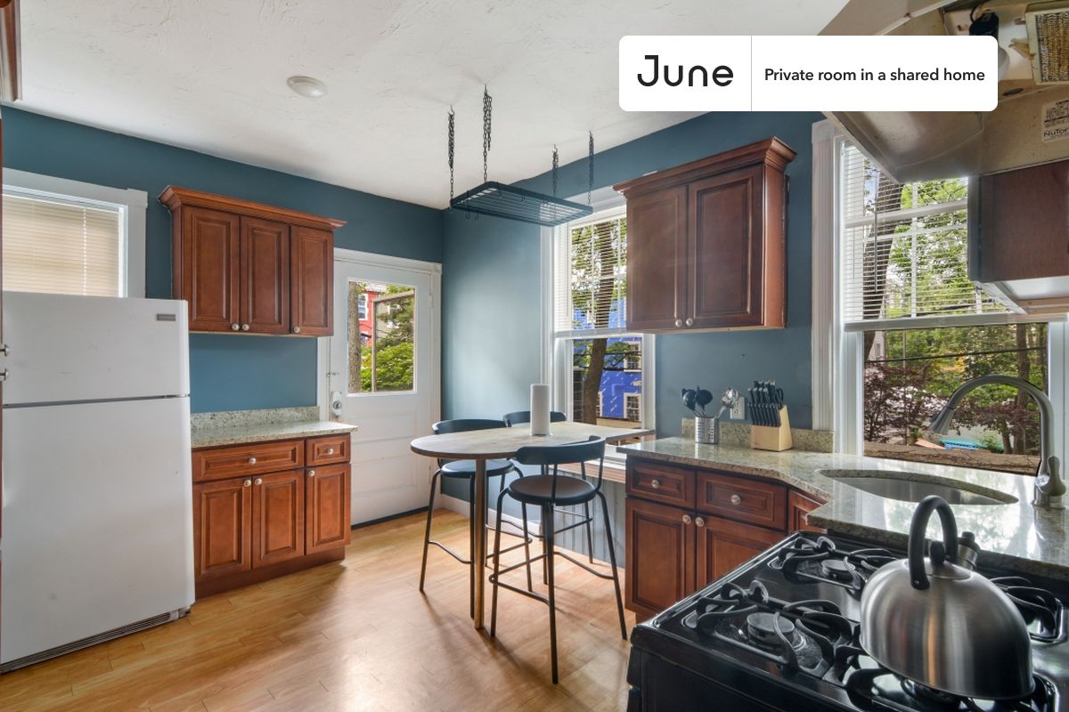 19 Putnam Ave. - Riverside