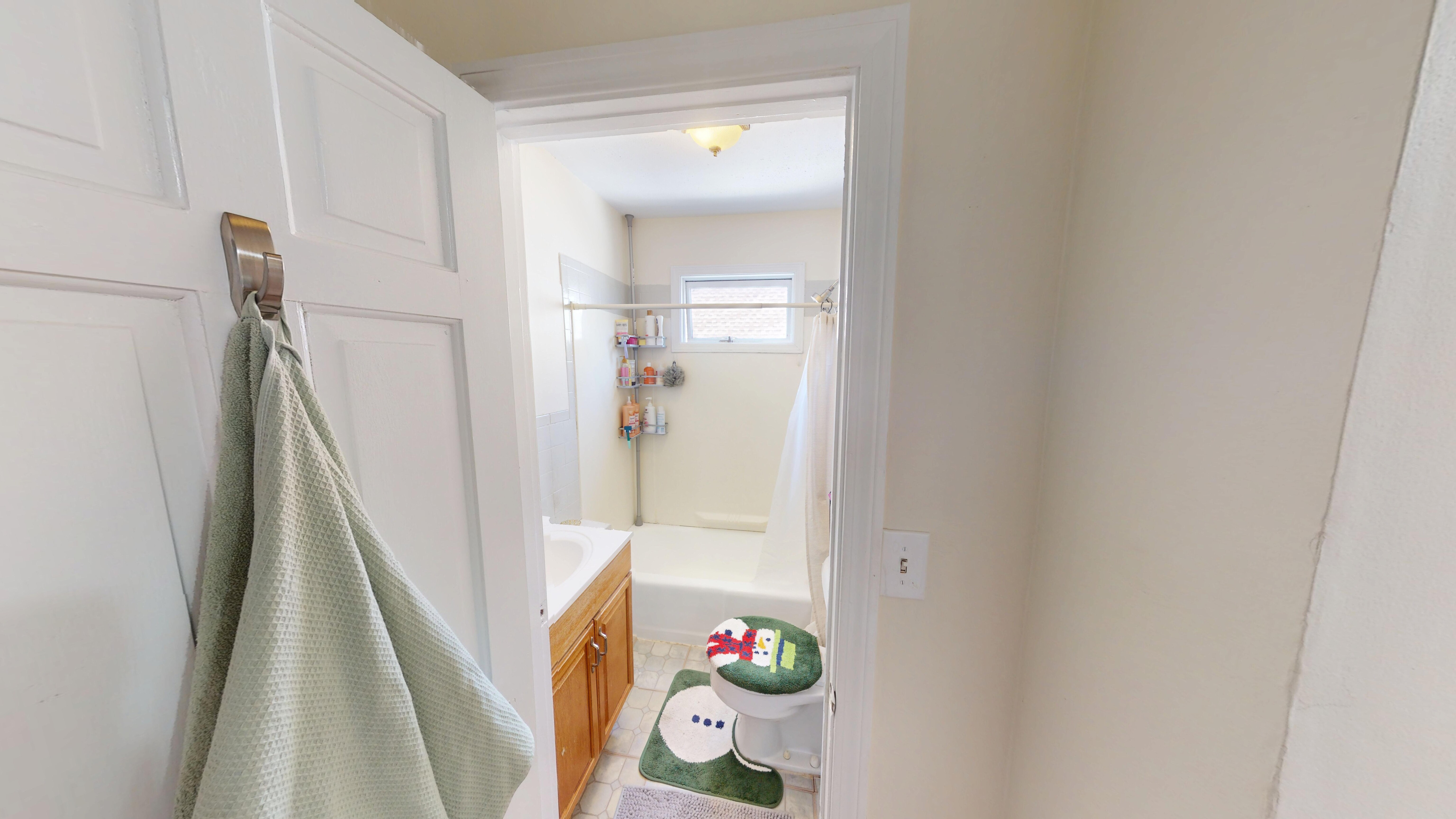 215 Parsons - Brighton