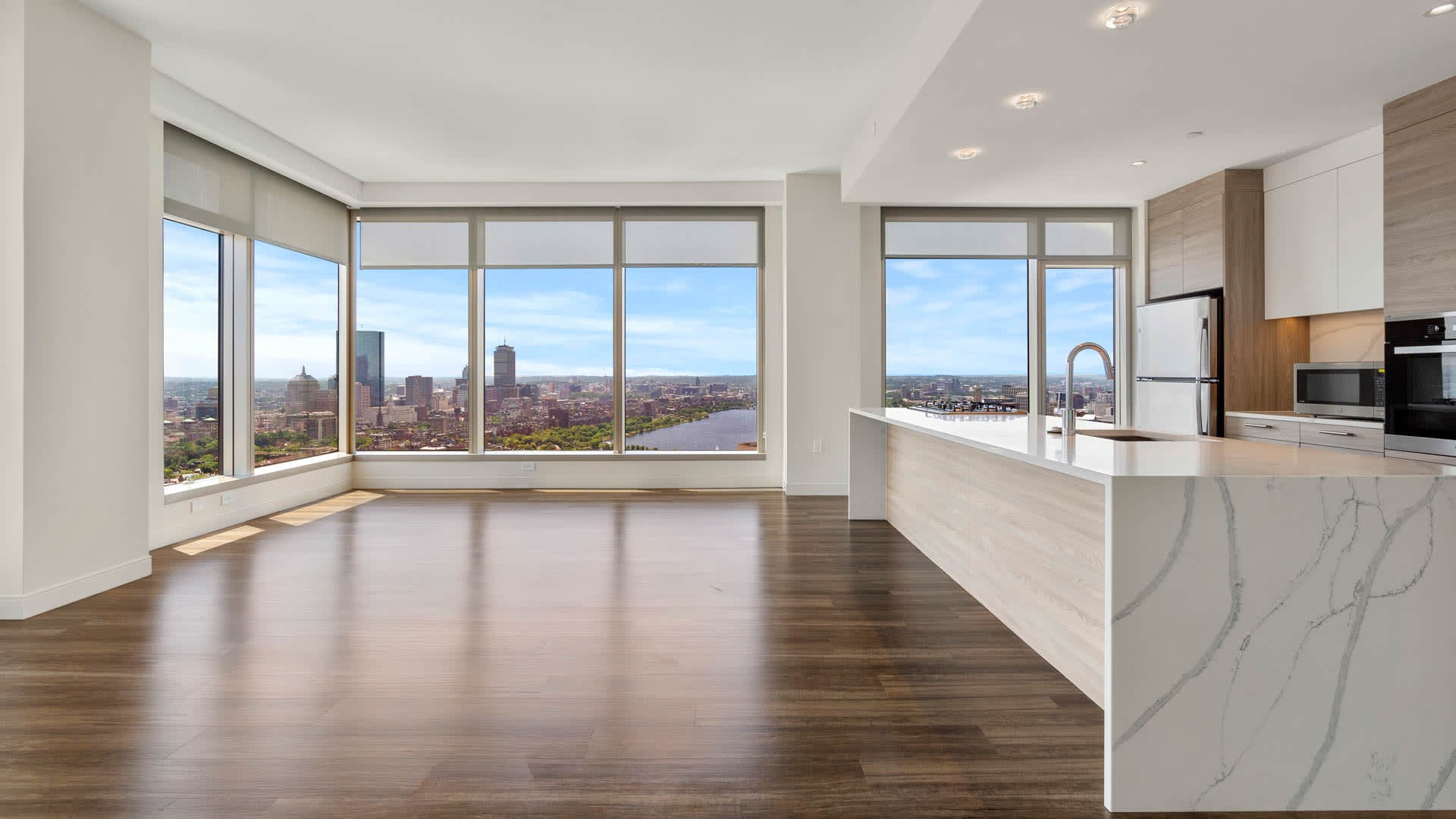 35 Lomasney Way - West End