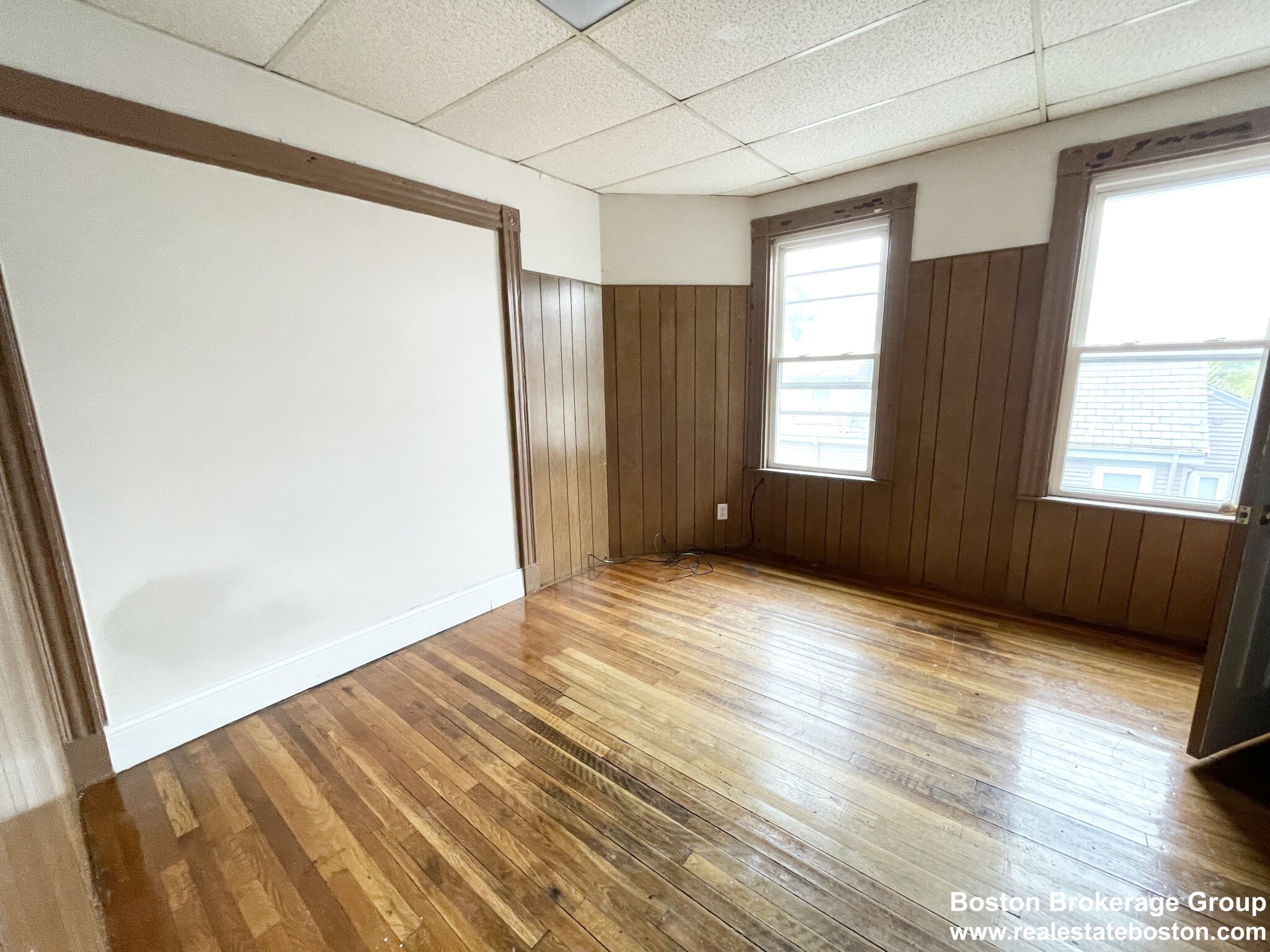 26-28 Harbor View - Dorchester