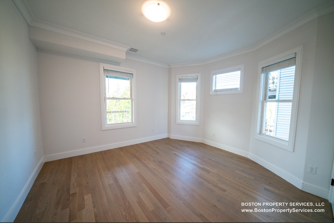 37 Calumet - Mission Hill
