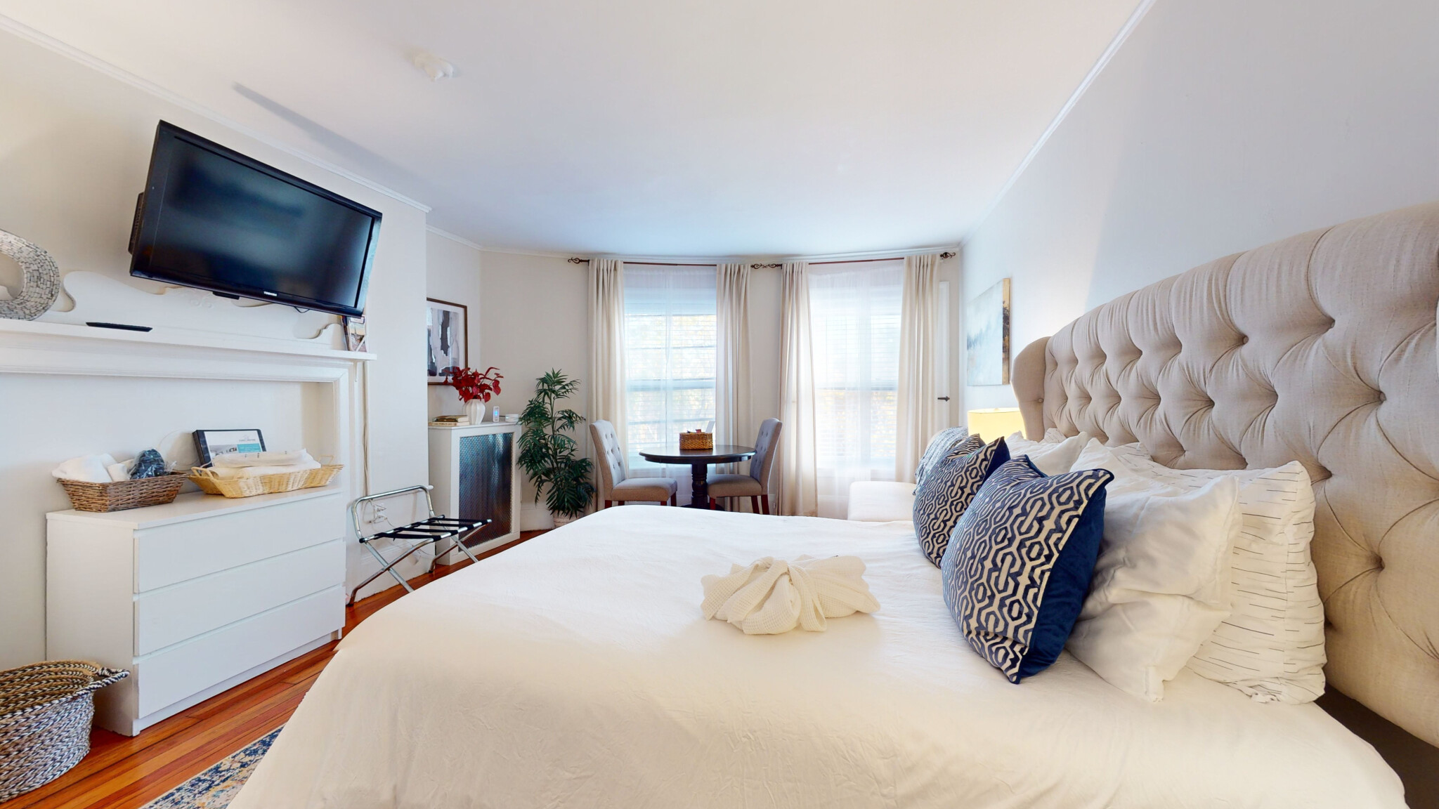 1029 Beacon St. - Longwood