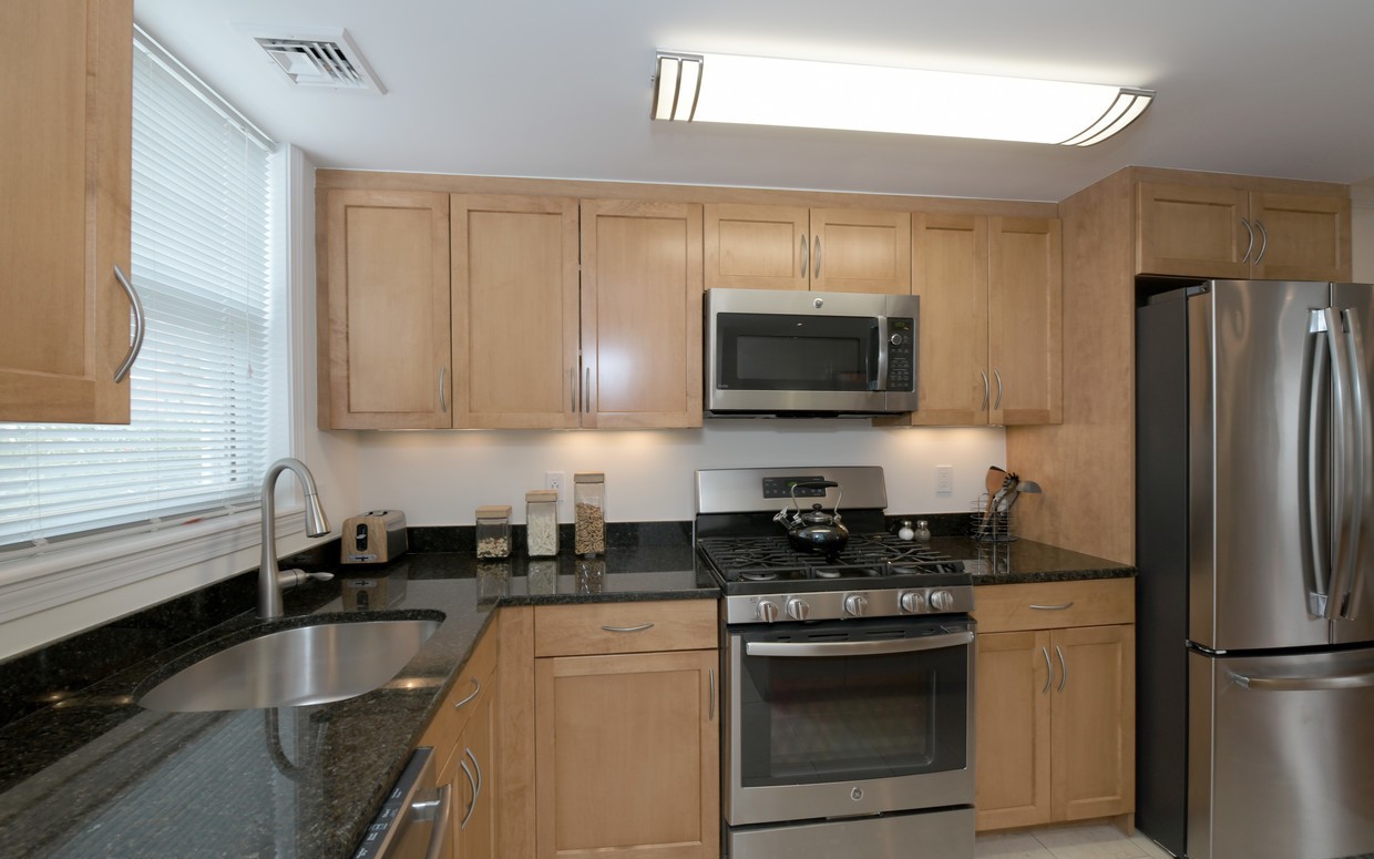 278 Independence Dr. - Roxbury